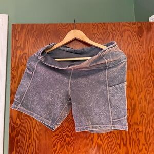 Lululemon wunder Train shorts size 12